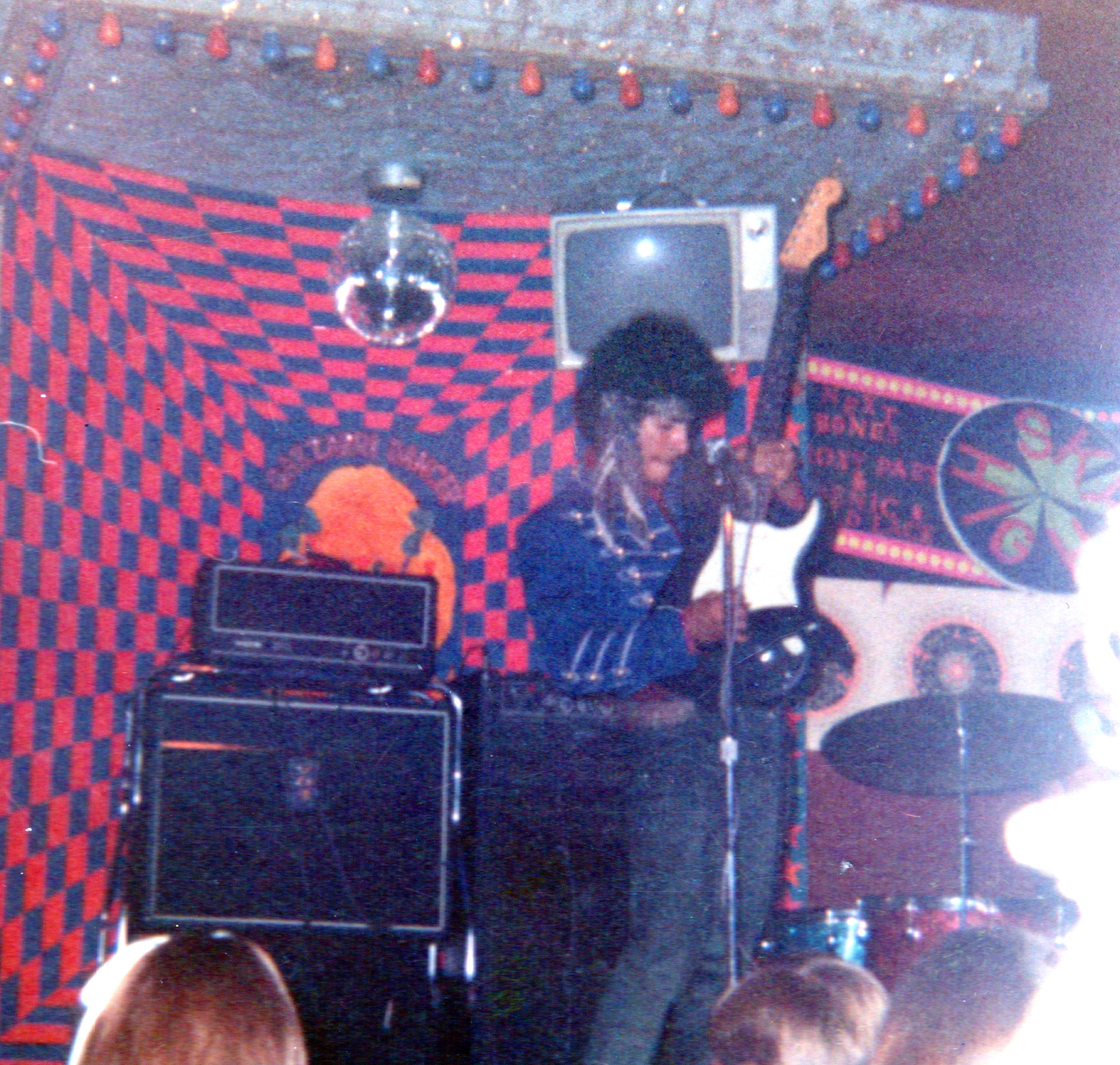 Michael North play music at Gazzarri's